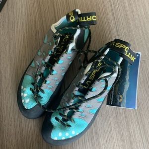 La Sportiva Tarantulace climbing shoes sz 38 NWT!